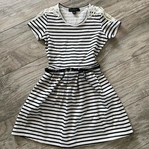 Almost Famous girls dress. Size 7